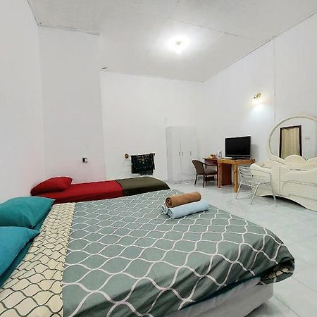 Rumah Rehat Qnm Holidays كُوالا تيرينغانو المظهر الخارجي الصورة
