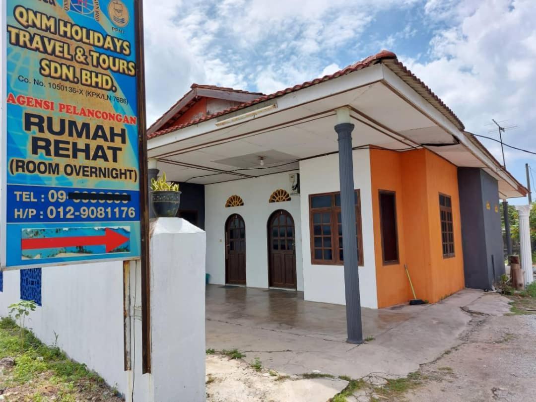 Rumah Rehat Qnm Holidays كُوالا تيرينغانو المظهر الخارجي الصورة