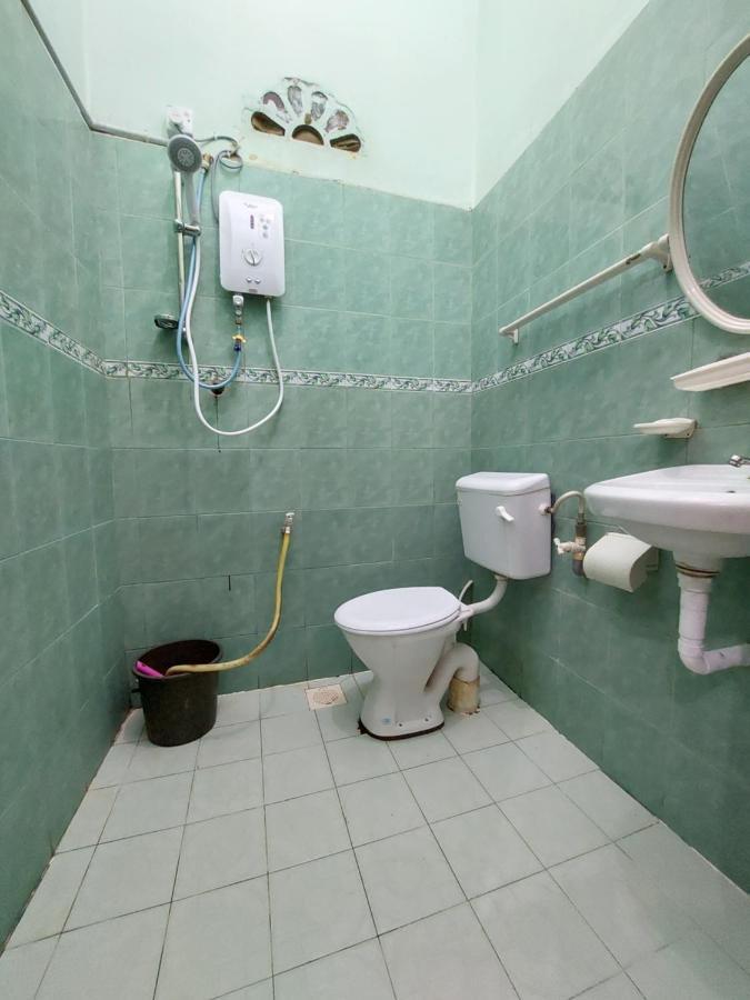 Rumah Rehat Qnm Holidays كُوالا تيرينغانو المظهر الخارجي الصورة